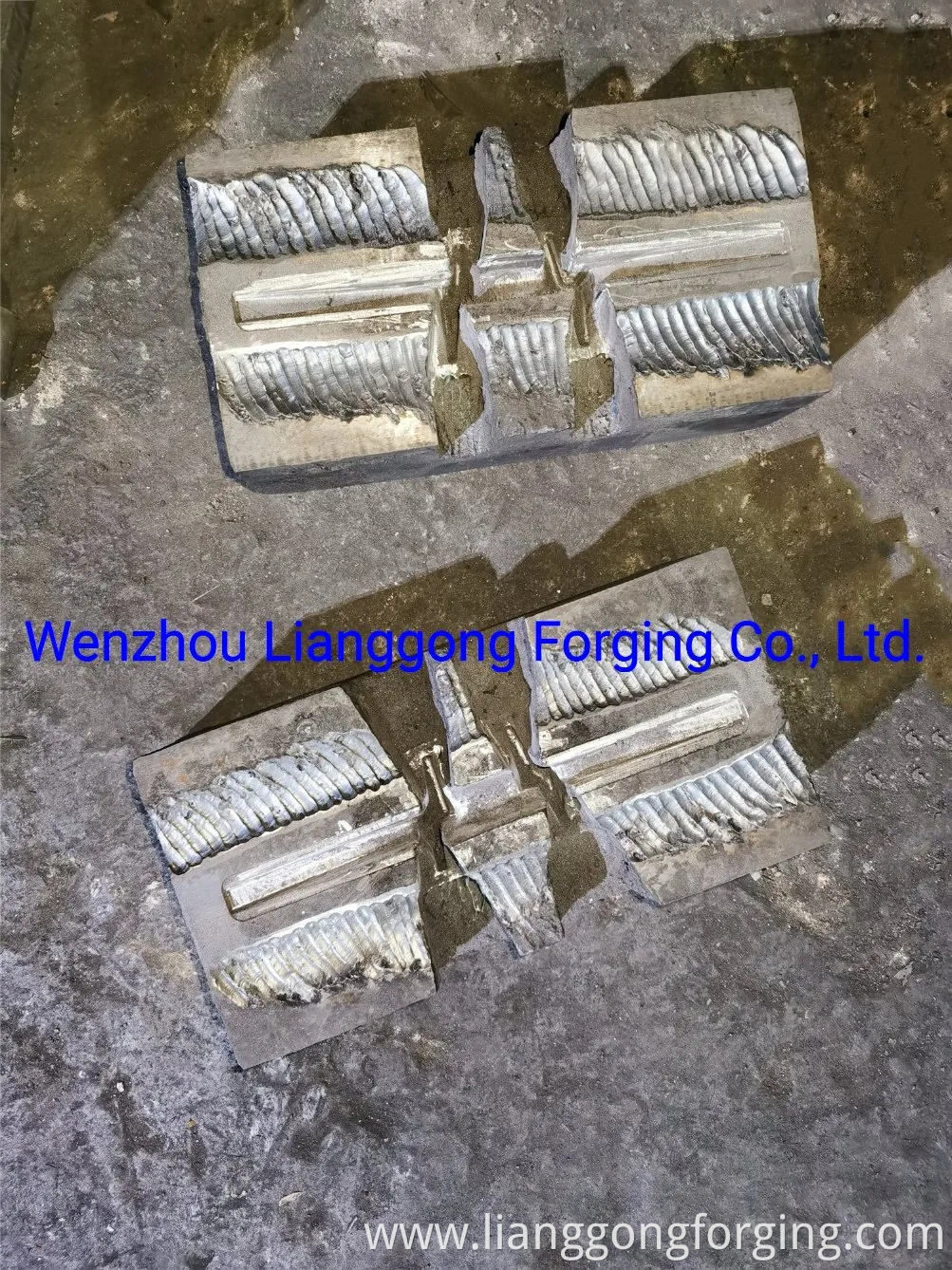 Forged Undercarriage Track Shoe/Pad/Metal Core/Spare Parts Used in Excavator and Bulldozer